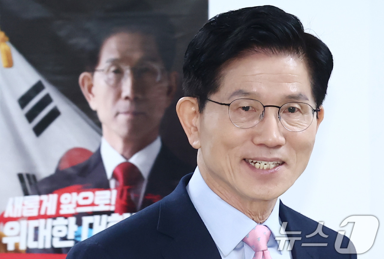 김문수, 사무총장 후보 내정 후 대선 등록 완료