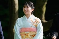 [포토] 왕실 정원 봄 가든 파티 참석한 아이코 日 공주