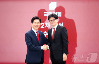 토론 상대로 맞붙은 김문수·한동훈