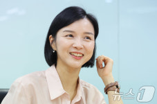 집 청소 대신 해줬더니…저출산·노인일자리 실마리 보였다