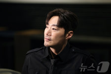 이희준, 경계 없는 배우의 아우라 [정덕현의 페르소나K]