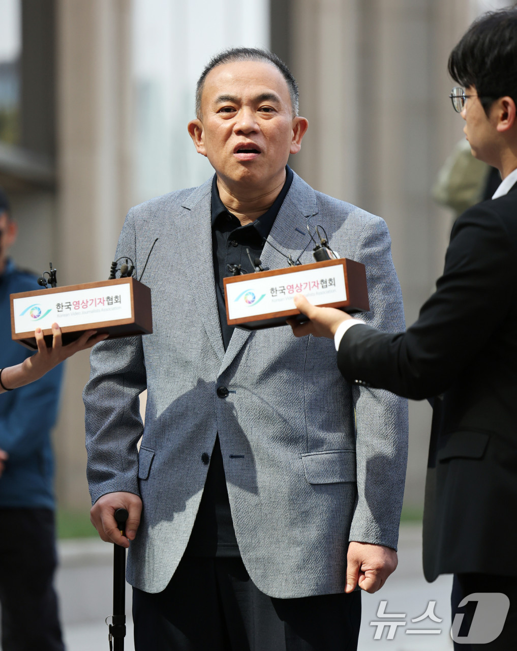 서울시장 오세훈, 명태균 여론조사 대납 의혹에 검찰 조사 받아