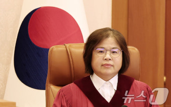 손준성 탄핵심판 참석한 김복형 헌법재판관