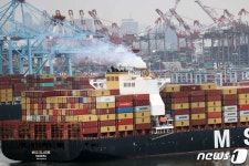 세계 1위 해운사도 中컨선 재검토…K-조선 컨선 문의 6배 급증