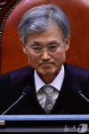 굳은 표정의 조희대 대법원장
