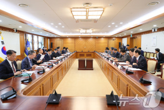 국무위원 간담회 주재하는 이주호 대통령 권한대행