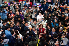 포항 죽도시장 찾은 김문수