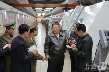 北 김정은, 군수공장 시찰…
