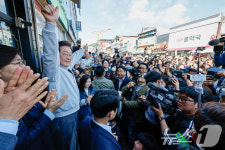 진안군 찾은 이재명 엄지 척