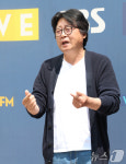 김윤석, 목동에 하트 바이러스 전파