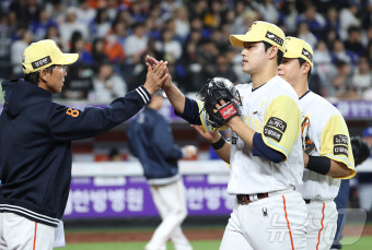 문동주 160.7km 강속구로 한화 앞서나, KT에 역전패...LG 선두 기승