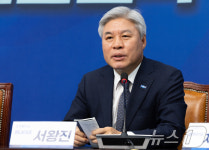 조국혁신당 신임 원내대표로 선출된 서왕진
