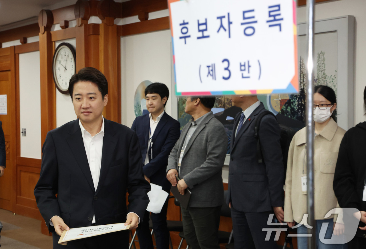 이준석 후보, 흑자 선거 주장 논란 속에 프리즘 투표 8.34%