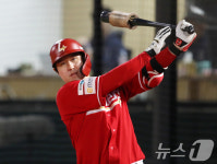 SSG 최정, KIA 상대로 통산 499호포 쾅…KBO 최초 500홈런 눈앞