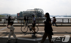 차 없는 잠수교를 뚜벅뚜벅