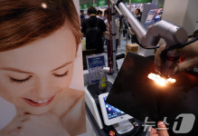 복지부, 해외진출과 외국인환자 유치 도전하는 한의원 7곳 돕는다