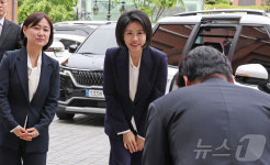 천주교 서울대교구청 찾은 김혜경 여사