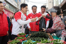김문수 후보, 진주중앙시장 방문