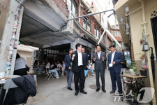 오세훈 시장, 건축상 대상 신흥시장 클라우드 방문