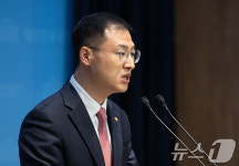 대선 후보 공개 지지 선언하는 김상욱
