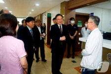 국립소록도병원 의료진 격려하는 조규홍 장관