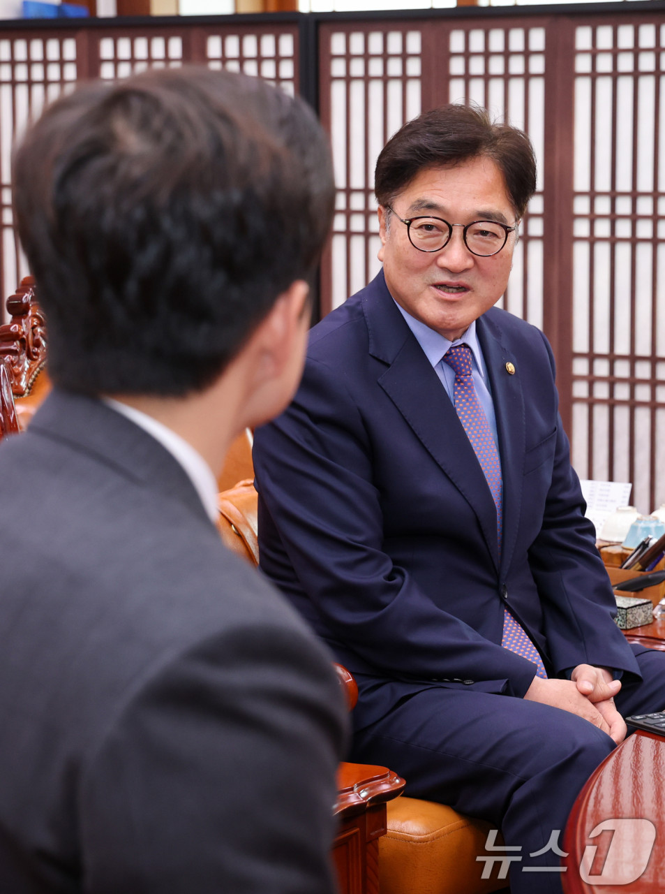 국민의힘 김용태 비상대책위원장, 우상호 정무수석과의 서울 접견에서 협력과 소통 강조