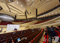 부산콘서트홀서 기자회견 갖는 정명훈