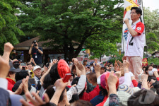 지행역 유세하는 김문수 후보