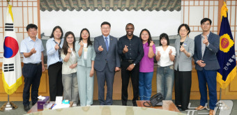 전북대 외국인 유학생들, 전북도의회서 지방의회 현황 살펴