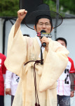 갓 쓰고 안동서 유세하는 김문수 후보