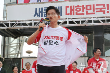 김문수, 경기남부 집중 유세…역대 보수 민선 경기지사 총출동(종합)