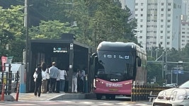 답답하고 불편해 창원 시내버스 파업에 출근길 시민들 발동동