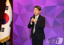 이산가족 초청행사 축사하는 이주호 권한대행