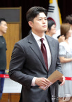 전북특별자치도청에 마련된 사전투표소 찾은 김용태