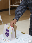 소중한 한 표 행사하는 해군 장병들