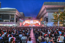 야외 오페라 마술피리 공연 찾은 시민들