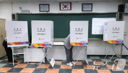 과학실에 마련된 투표소