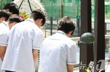 수원고등학교에서 열린 6.25 참전 동문 추모 헌화식