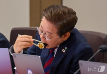 [뉴스1 PICK]이재명 대통령 '시간 아껴 김밥, 국정에 올인'