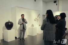 울산현대도예가회, 웅촌문화복지센터 1층서 창립전 개최…19일까지