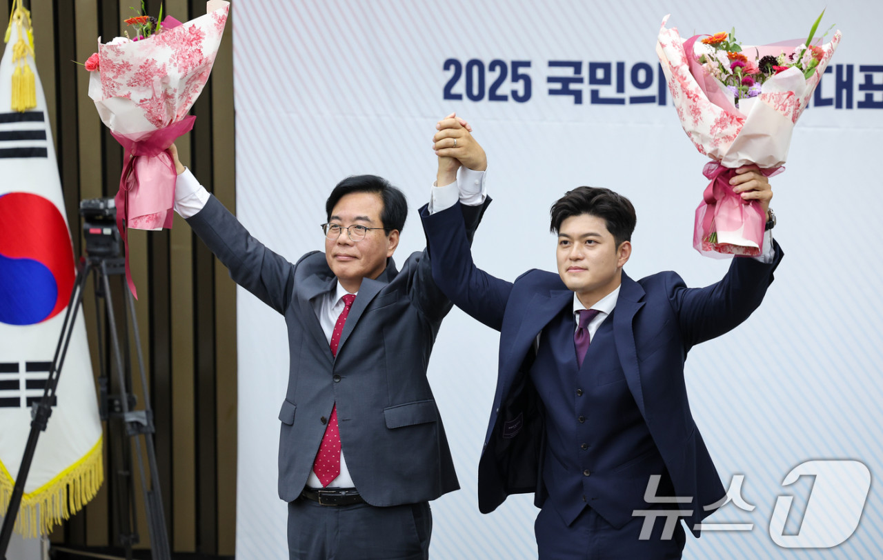 송언석 신임 국민의힘 원내대표, 여야 대화의 경계 허물며 업무 책임지다