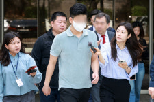 마약 투약 이철규 의원 아들 부부 첫 재판 공전…혐의 의견 안 밝혀