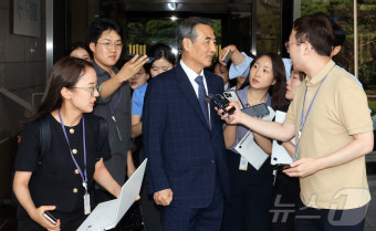 민중기 특검보에 쏠린 관심