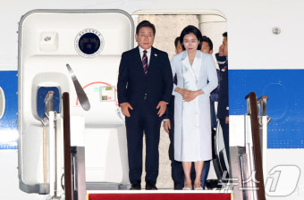 이재명 대통령 부부, 첫 해외 순방 마치고 귀국