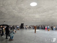 뮤지엄 산에서 펼쳐질 삶과 예술의 관계 조망…곰리 드로잉 온 스페이스展