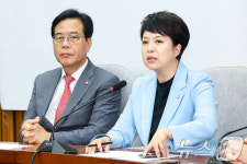 발언하는 김은혜 원내정책수석