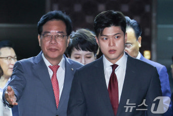 김용태 비대위원장과 입장하는 송언석 원내대표