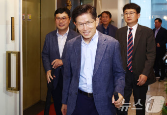오찬 참석하는 김문수 전 후보
