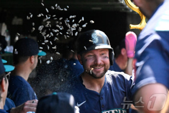 MLB 홈런 선두 시애틀 롤리, 시즌 28·29호포…2위 저지와 3개 차
