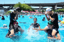 [뉴스1 PICK]도심 속 워터파크 한강 수영장·물놀이장 개장